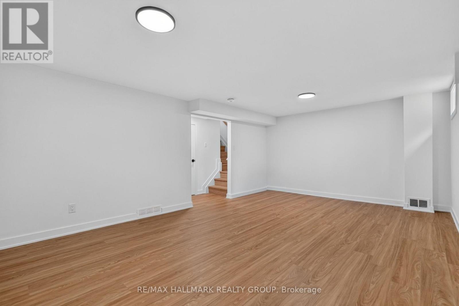 #38 660 HOCHELAGA STREET - Image 30