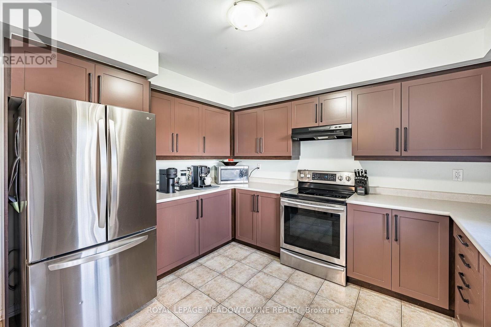 157 POWELL ROAD - 12