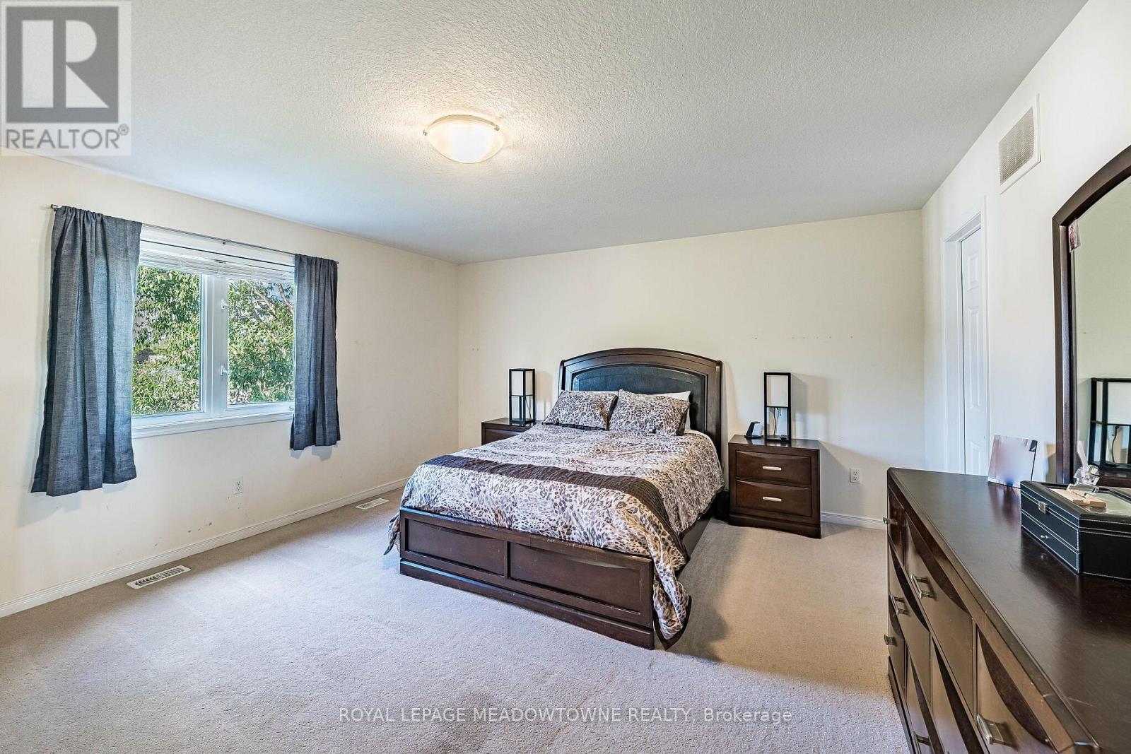 157 POWELL ROAD - 25