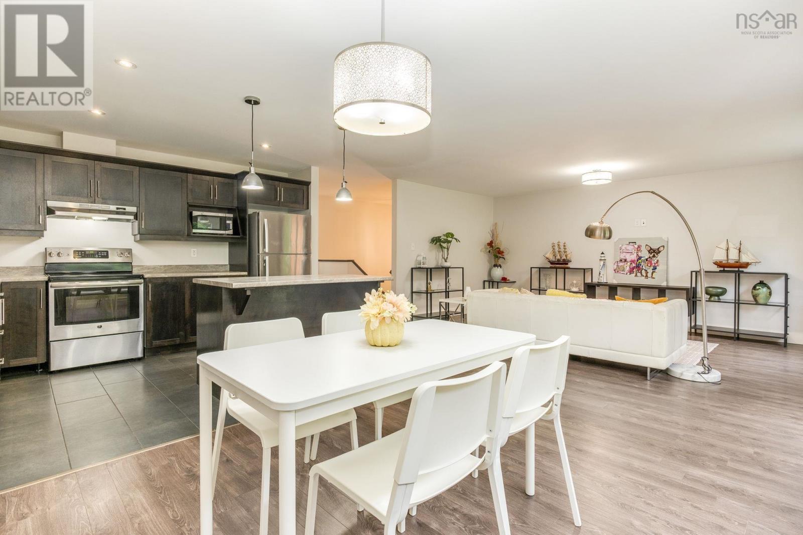 35 Crossfield Ridge - Image 24