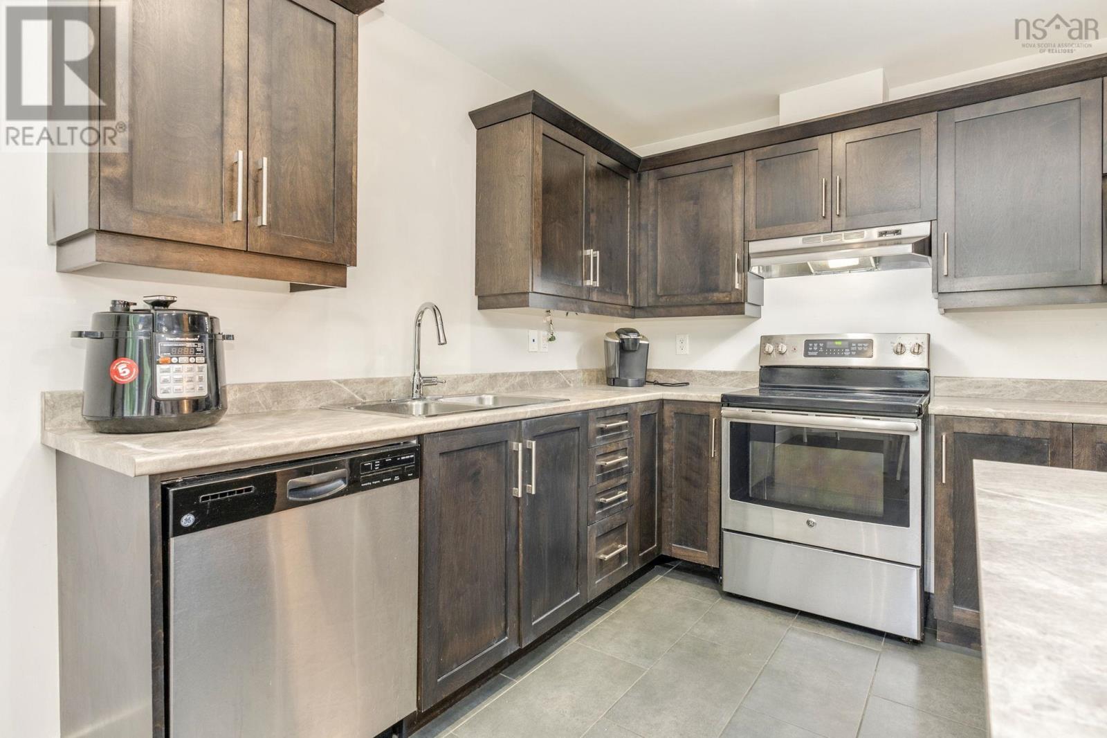 35 Crossfield Ridge - Image 25