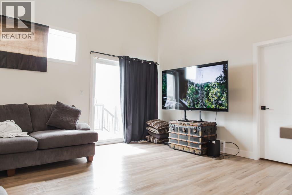 10617 133 Avenue - 7