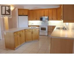 4pc Bathroom - 71 Park Place W, Brooks, AB T1R1G6 Photo 12
