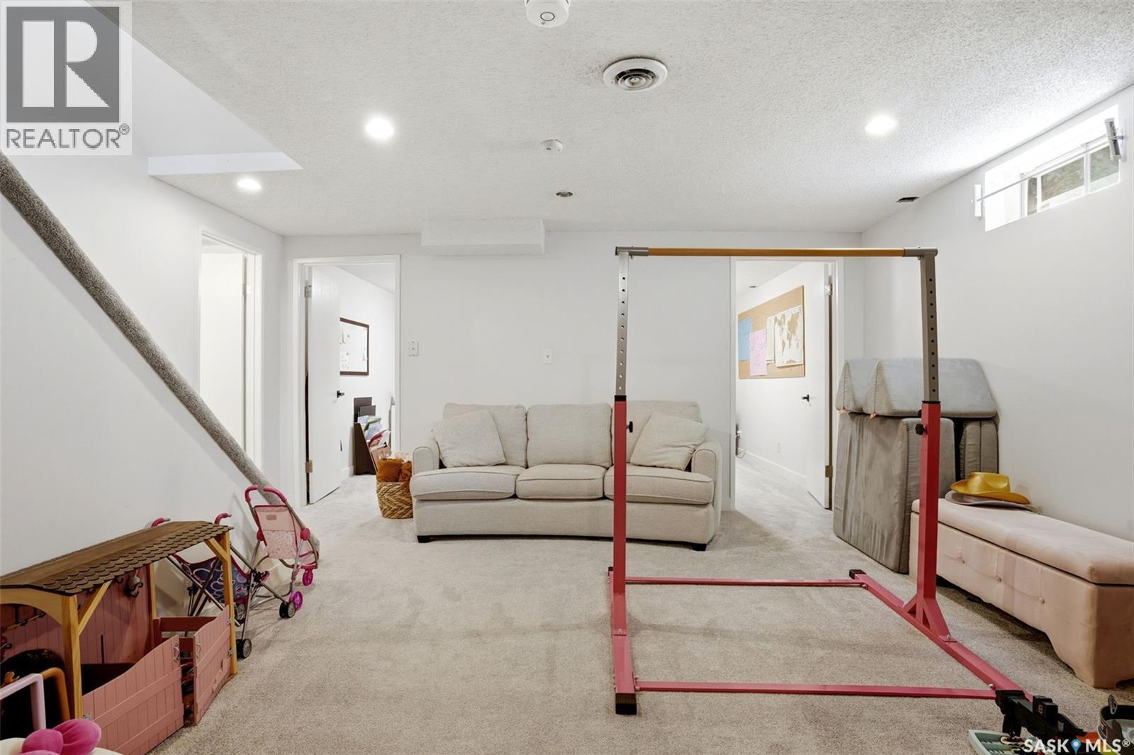 83 Marquis CRESCENT - 40