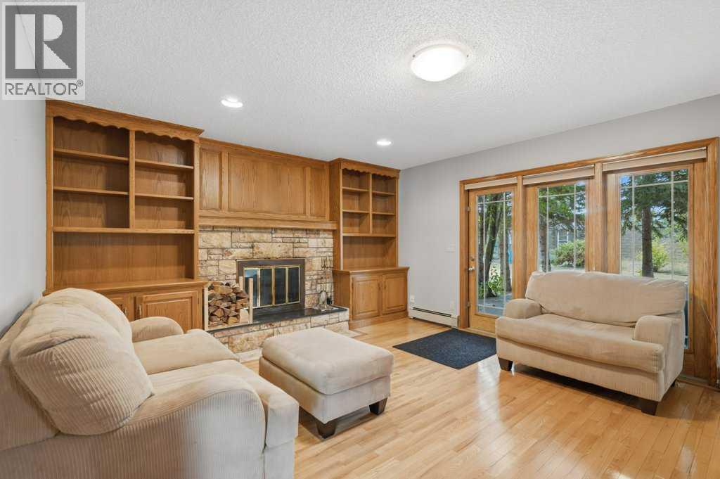 119 Strathbury Bay SW - 11