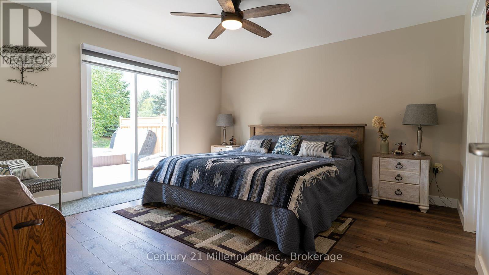 12 ILLINOIS CRESCENT - 24