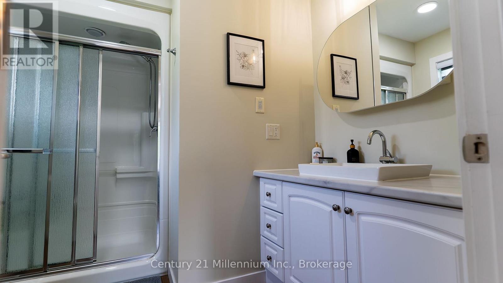 12 ILLINOIS CRESCENT - 26