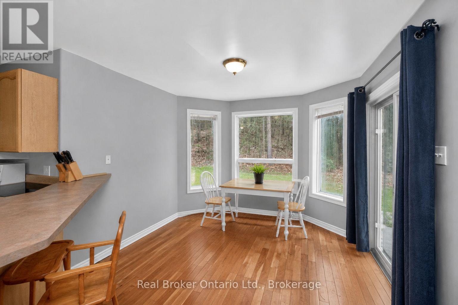 11 CAMPBELL COURT - 5