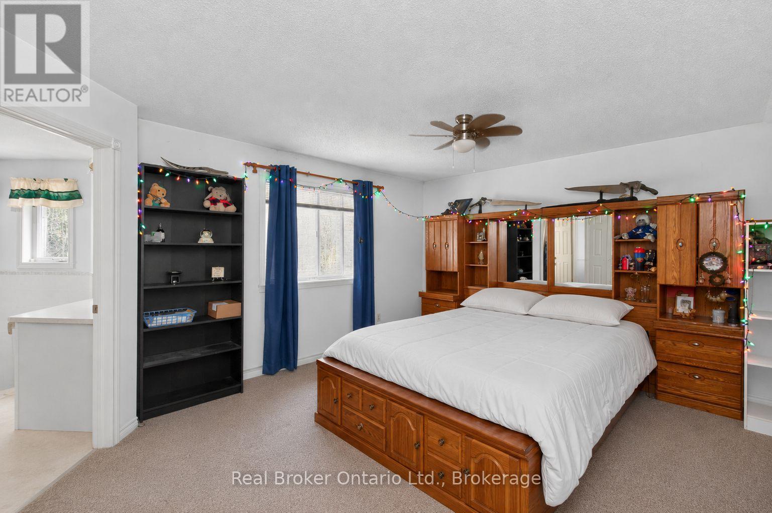 11 CAMPBELL COURT - 8