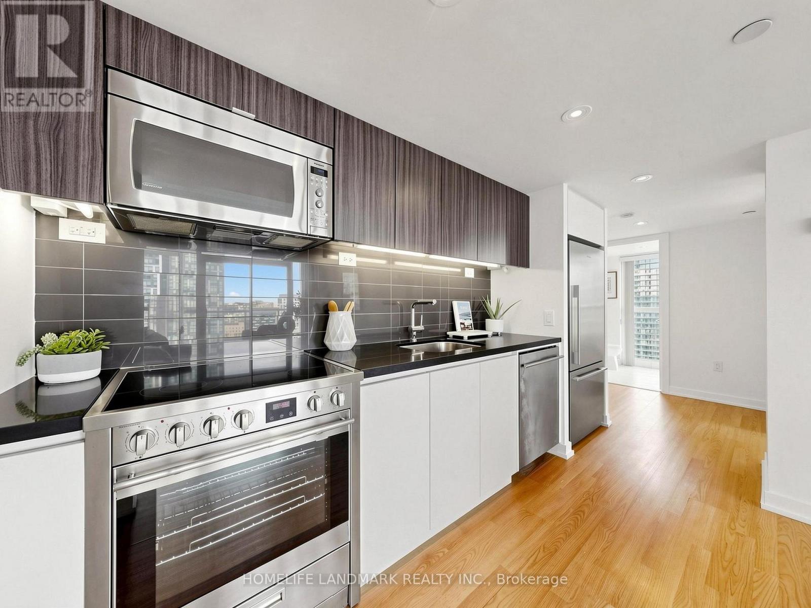 #2215 75 QUEENS WHARF ROAD - 3