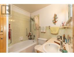 17 Porter Street, Yarmouth, NS B5A2Y7 Photo 28