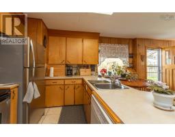 17 Porter Street, Yarmouth, NS B5A2Y7 Photo 19