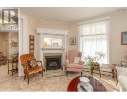 4pc Bathroom - 17 Porter Street, Yarmouth, NS B5A2Y7 Photo 9