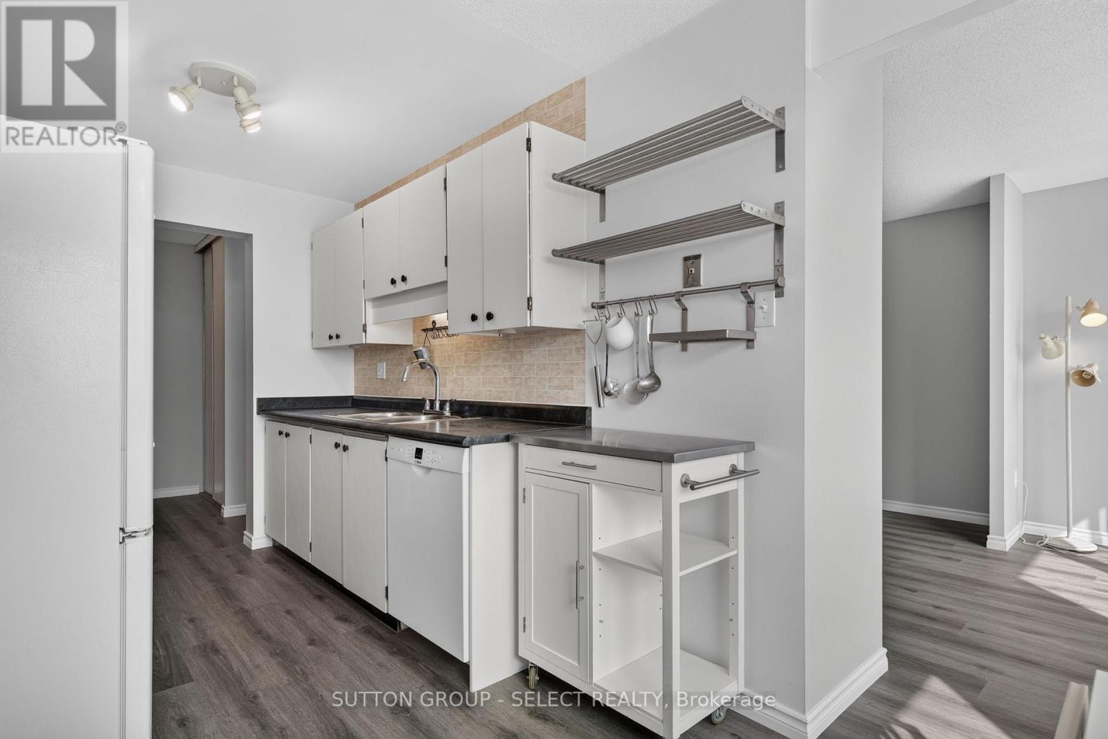 #612 600 GRENFELL DRIVE - Image 16