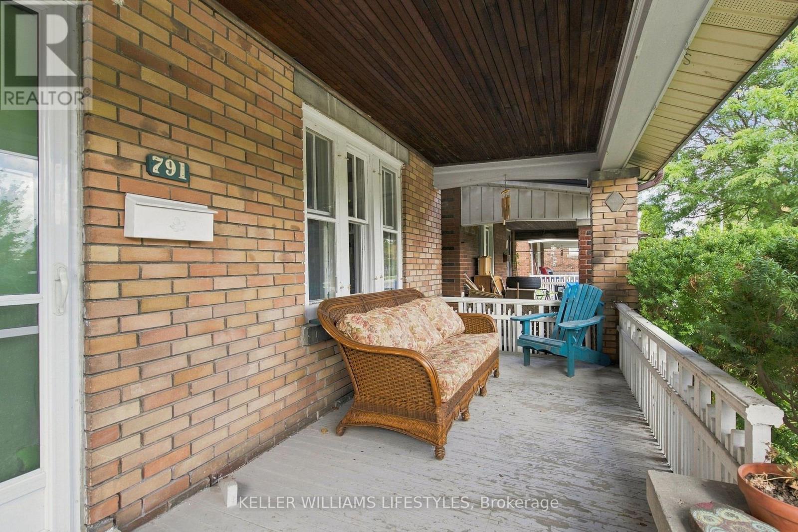 791 QUEBEC STREET - 4