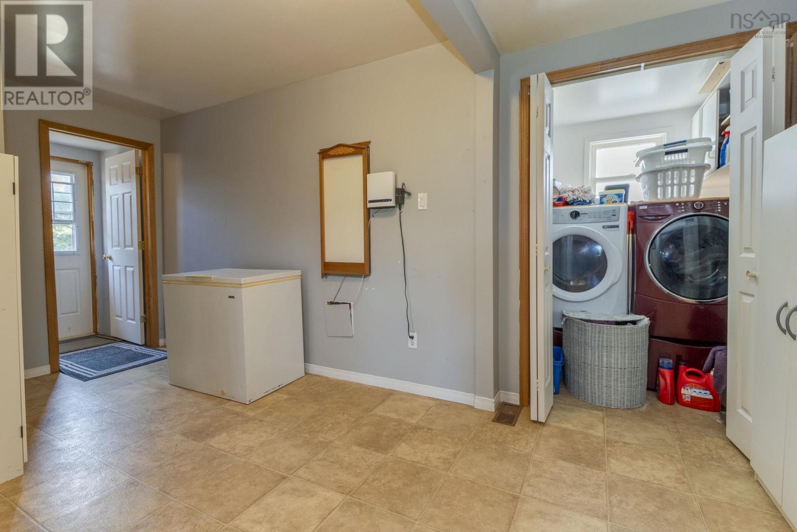 1492 GLEN ROAD - Image 31