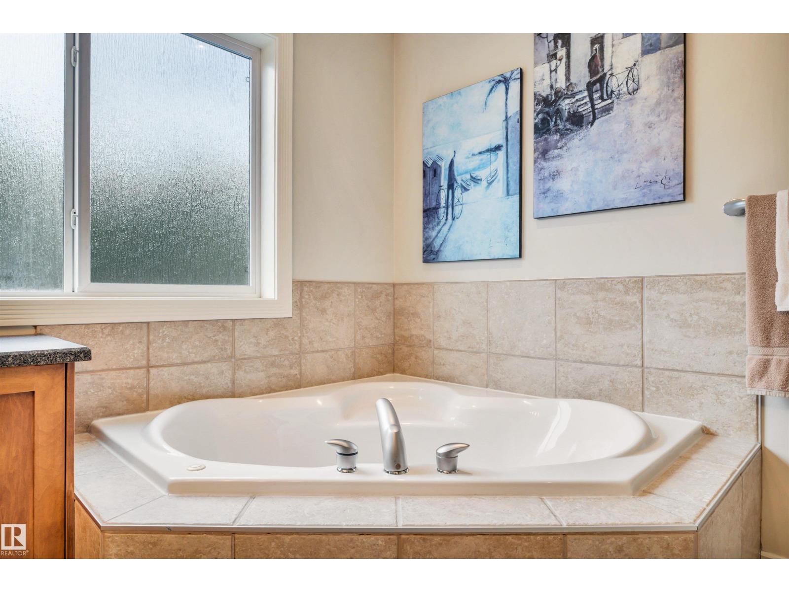 26 EASTPARK DR - 40