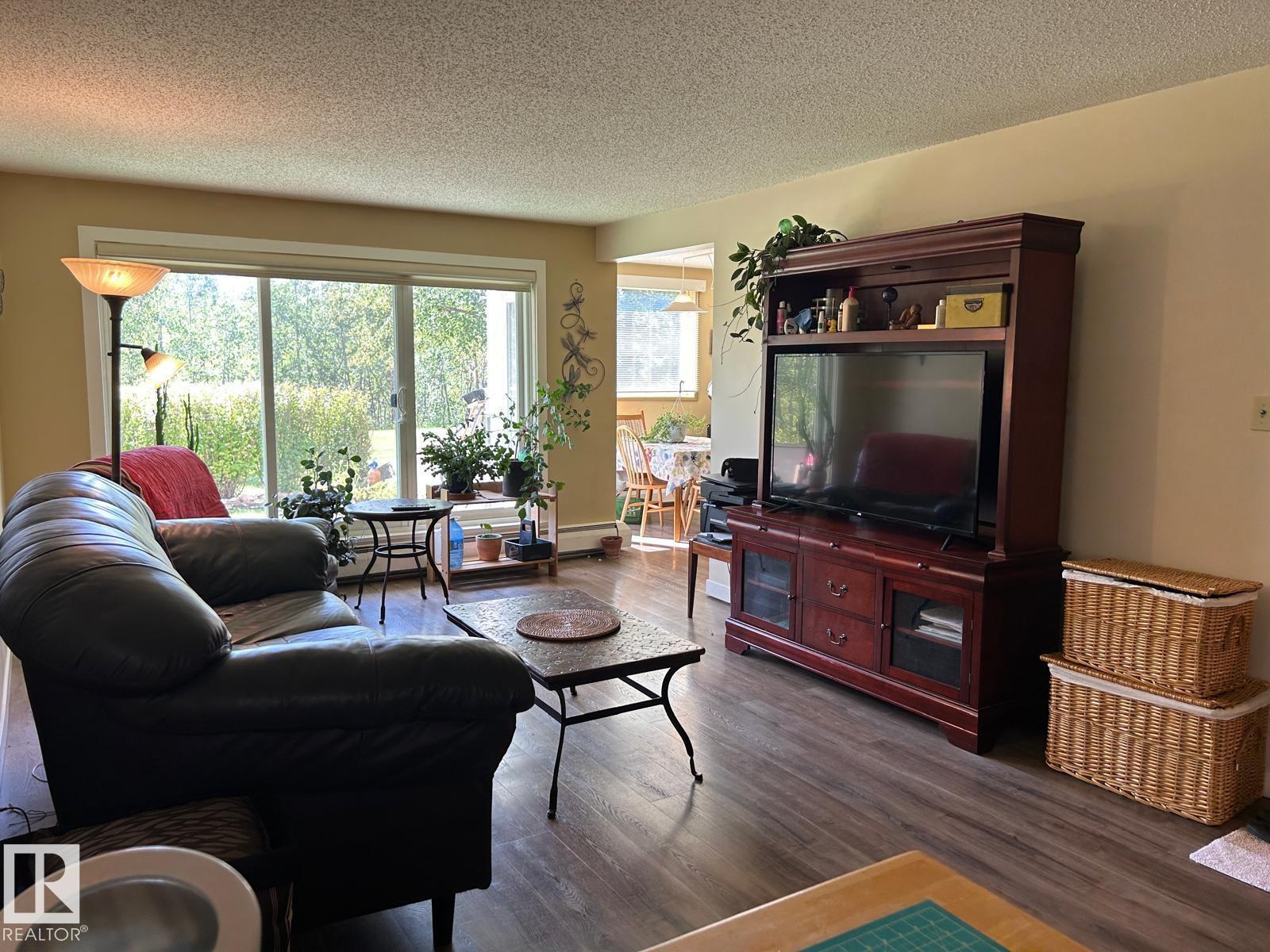 #112 4404 122 ST NW - 12