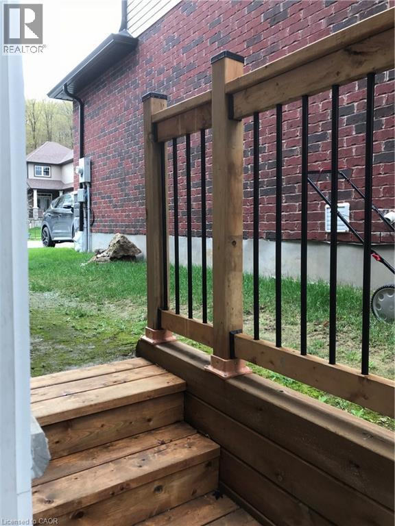 102 ELMBANK Trail, Kitchener, Ontario, N2R0H1, Kitchener, Ontario — photo 5 of 5