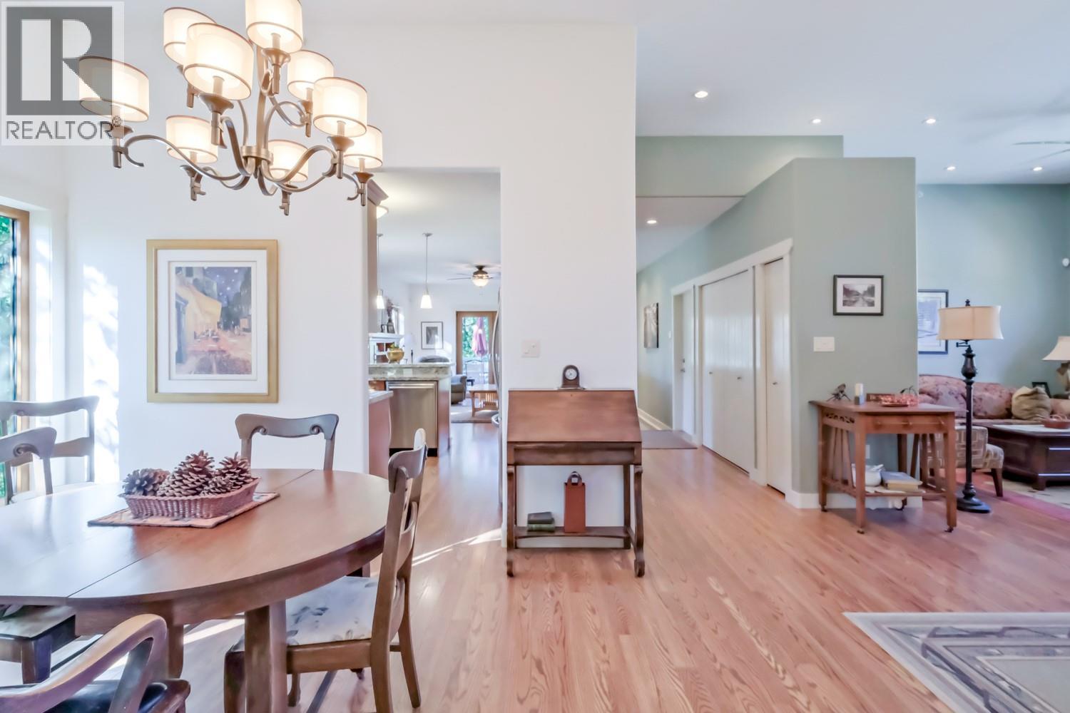 6709 VICTORIA Road S Unit# 6, Summerland