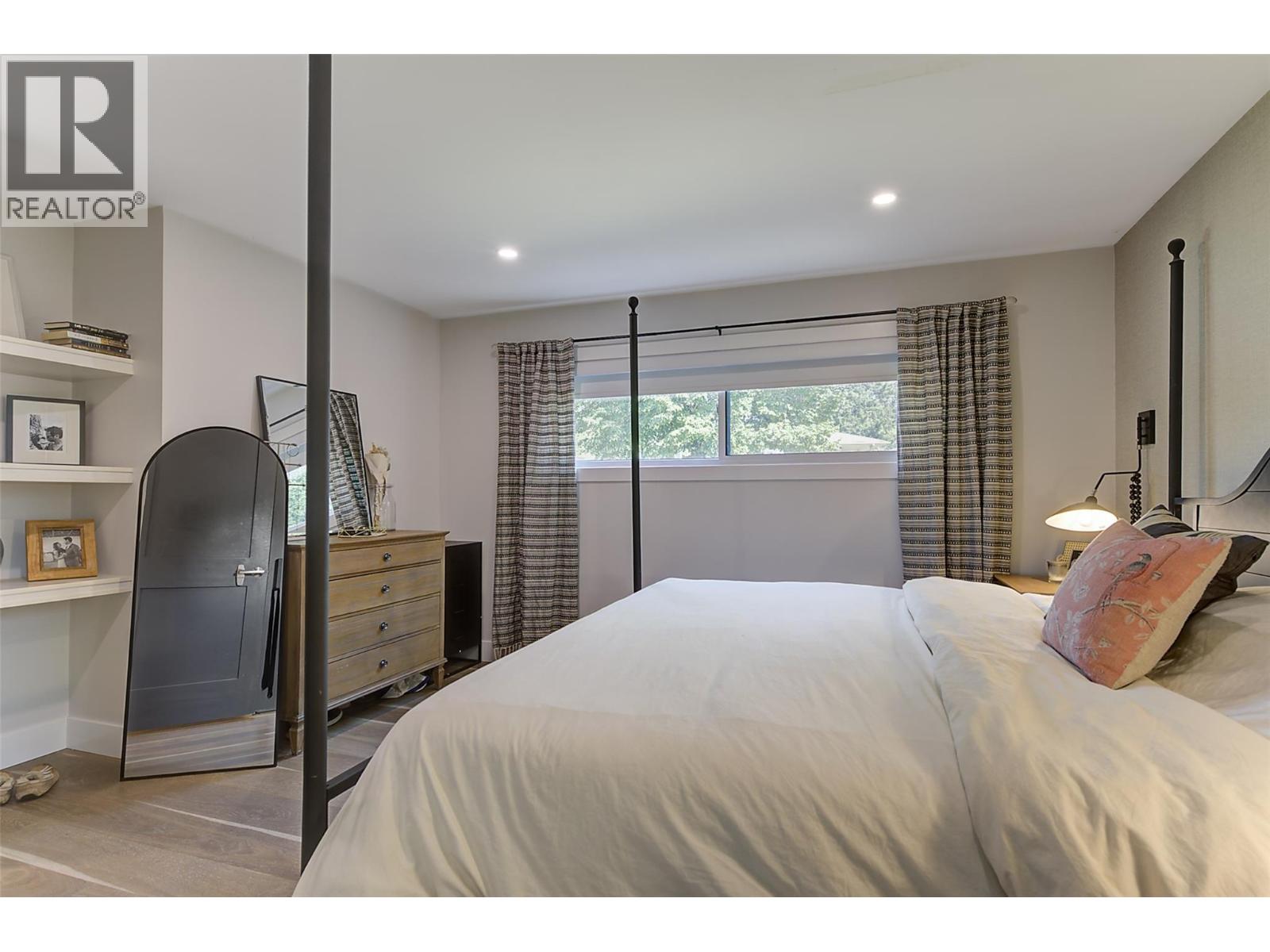  1126 PINECREST Lane, Kelowna