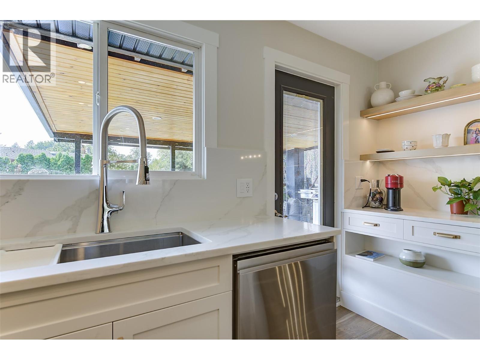  1126 PINECREST Lane, Kelowna