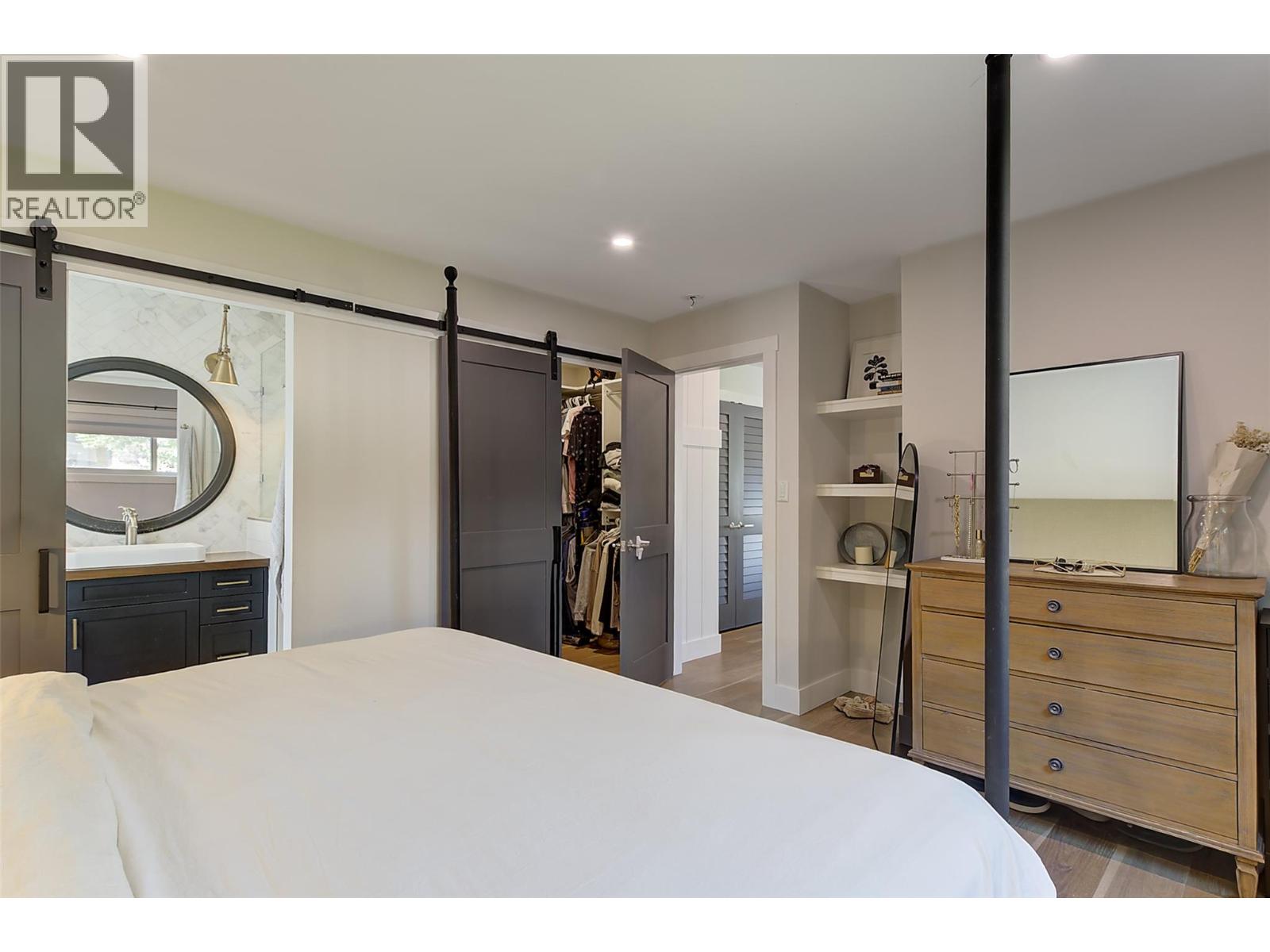  1126 PINECREST Lane, Kelowna