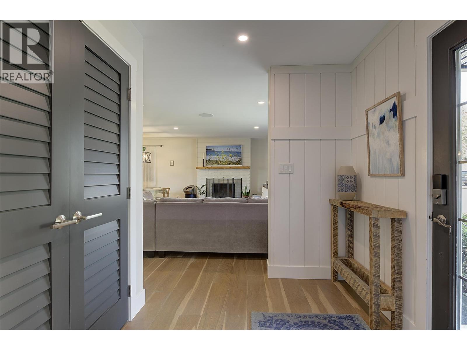  1126 PINECREST Lane, Kelowna