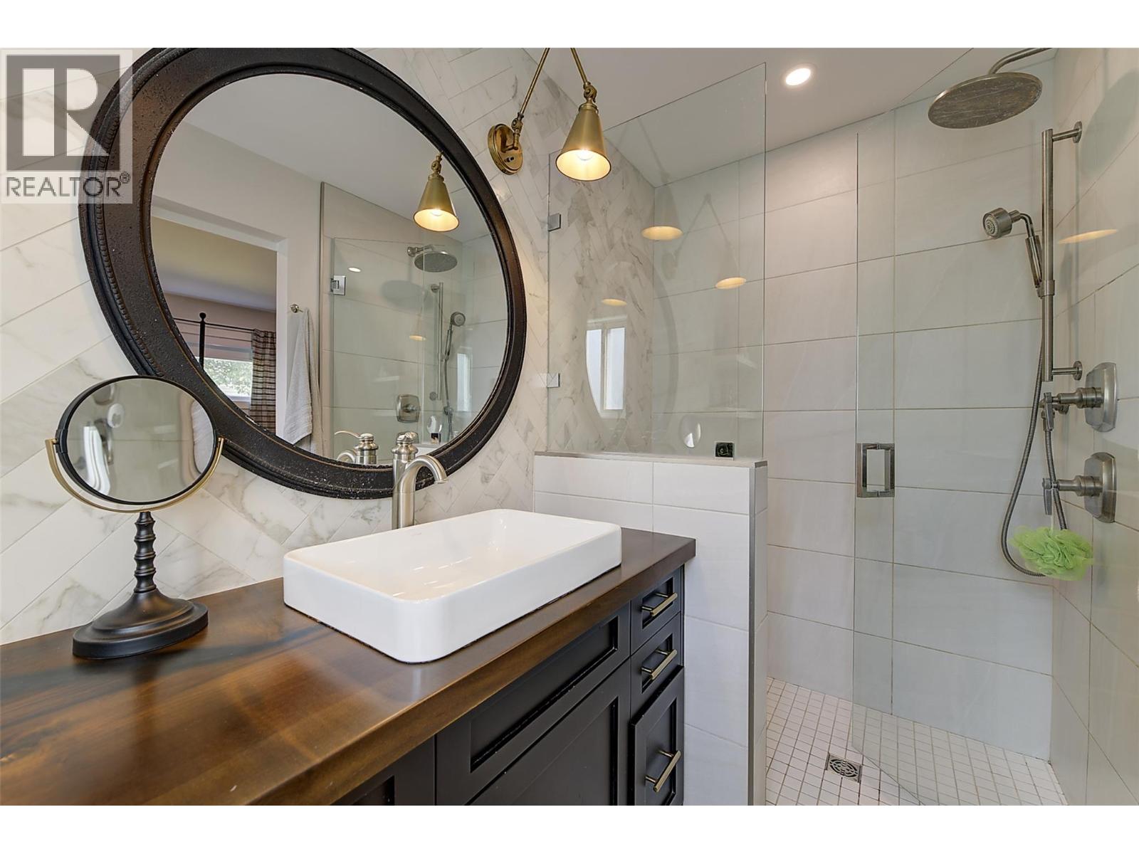  1126 PINECREST Lane, Kelowna