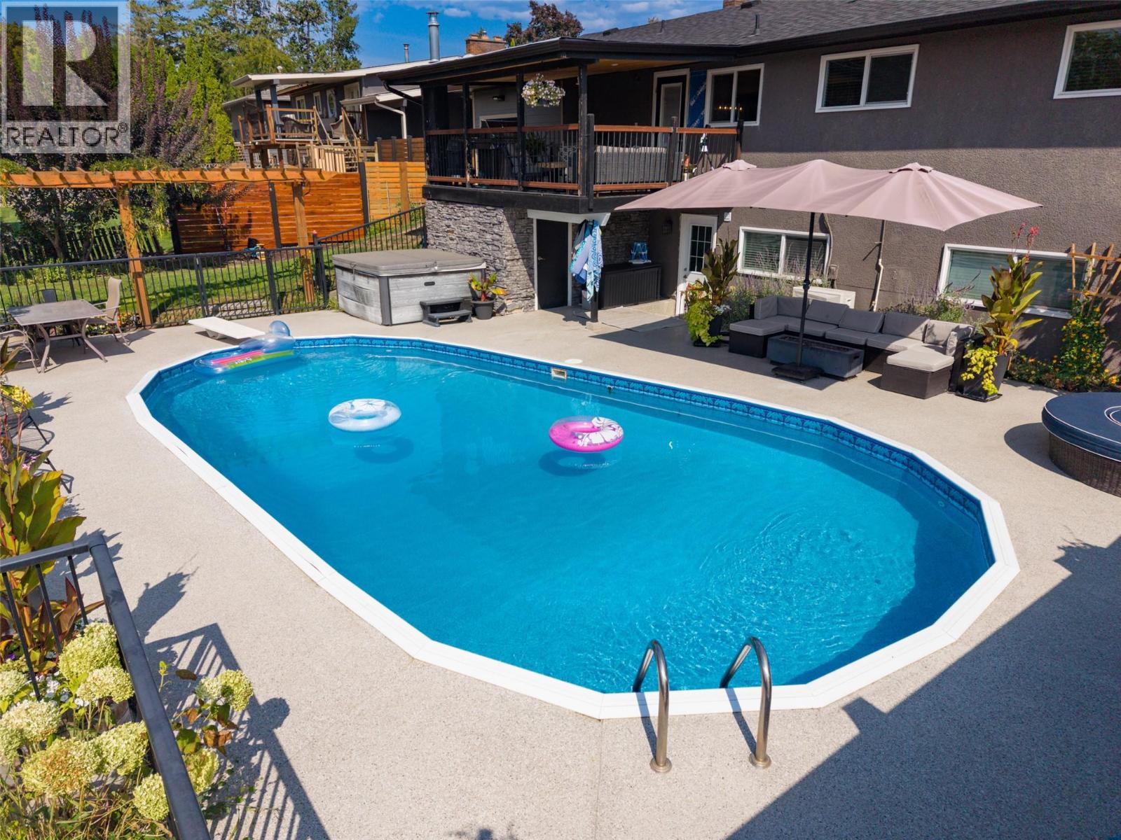  1126 PINECREST Lane, Kelowna