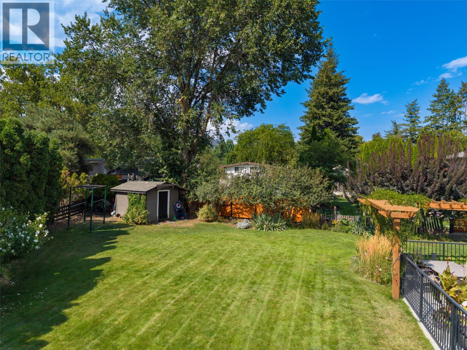  1126 PINECREST Lane, Kelowna