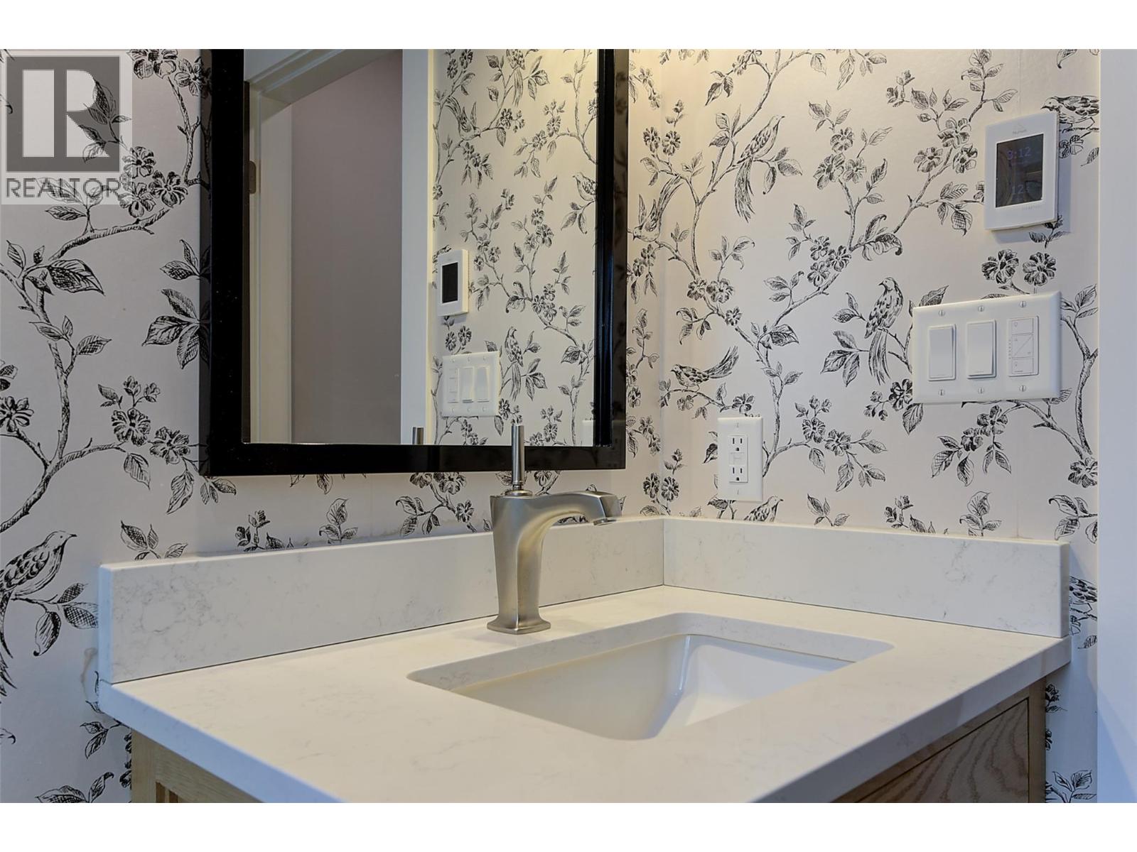  1126 PINECREST Lane, Kelowna