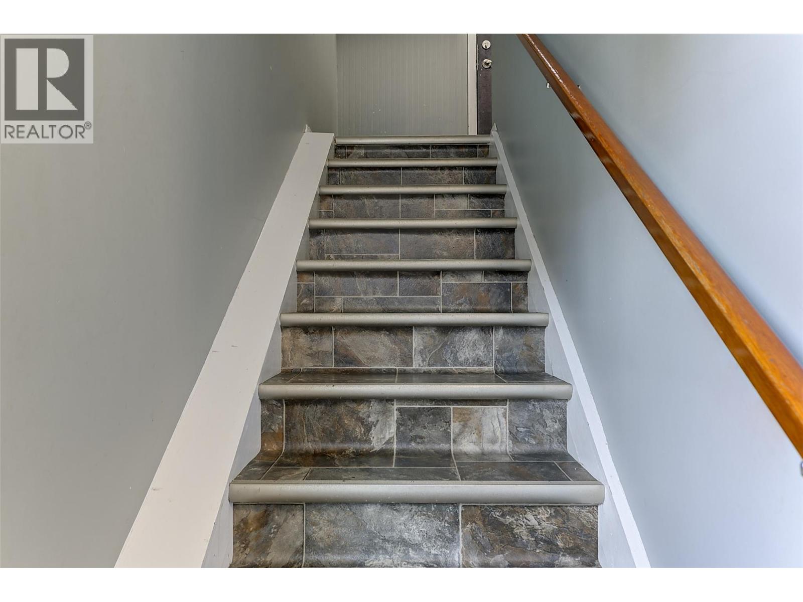  1126 PINECREST Lane, Kelowna