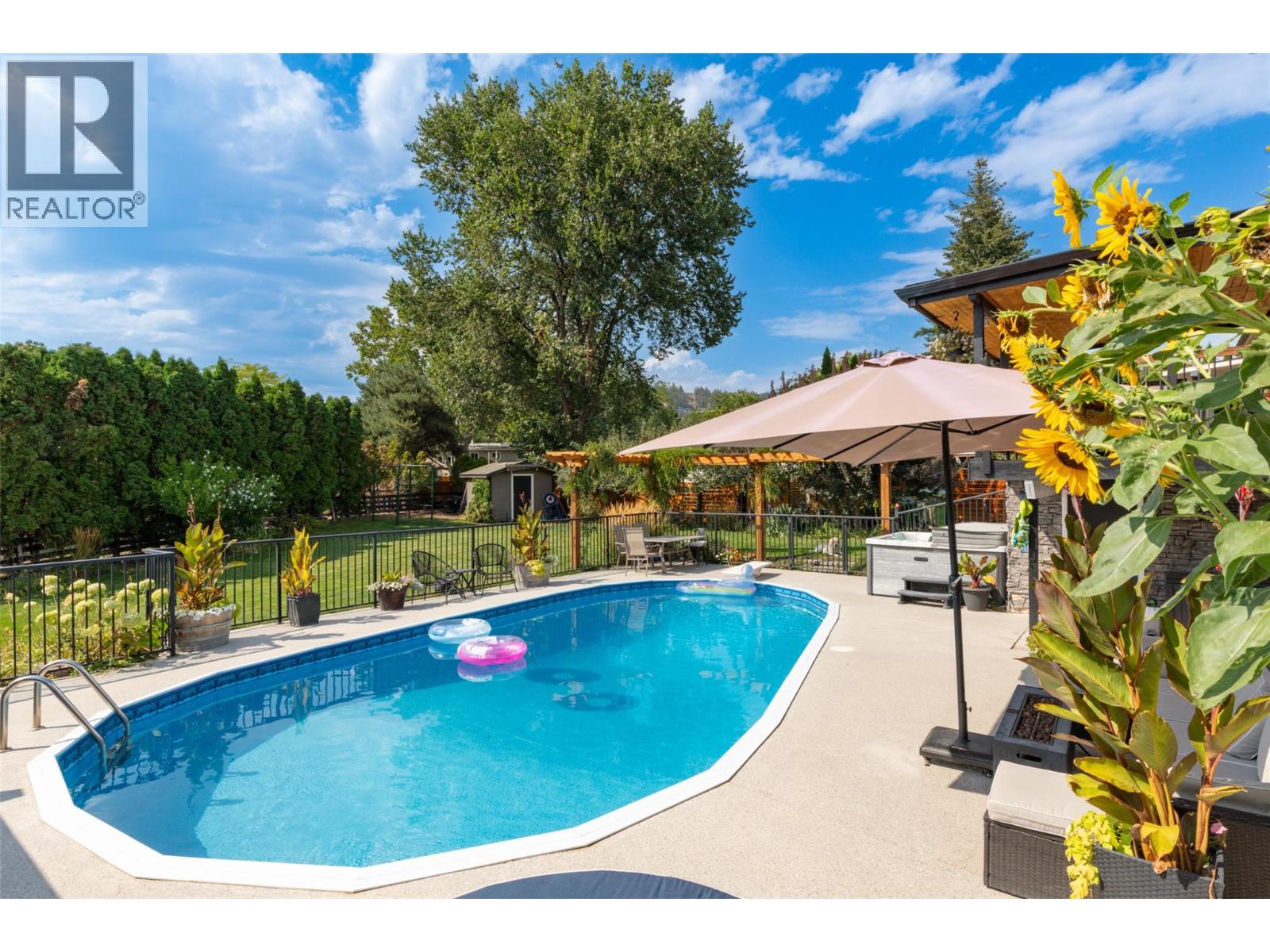  1126 PINECREST Lane, Kelowna
