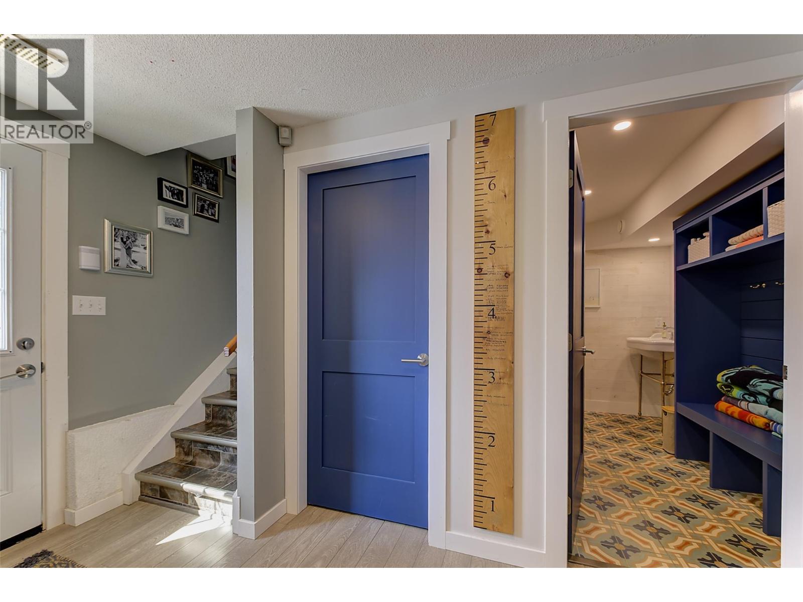  1126 PINECREST Lane, Kelowna