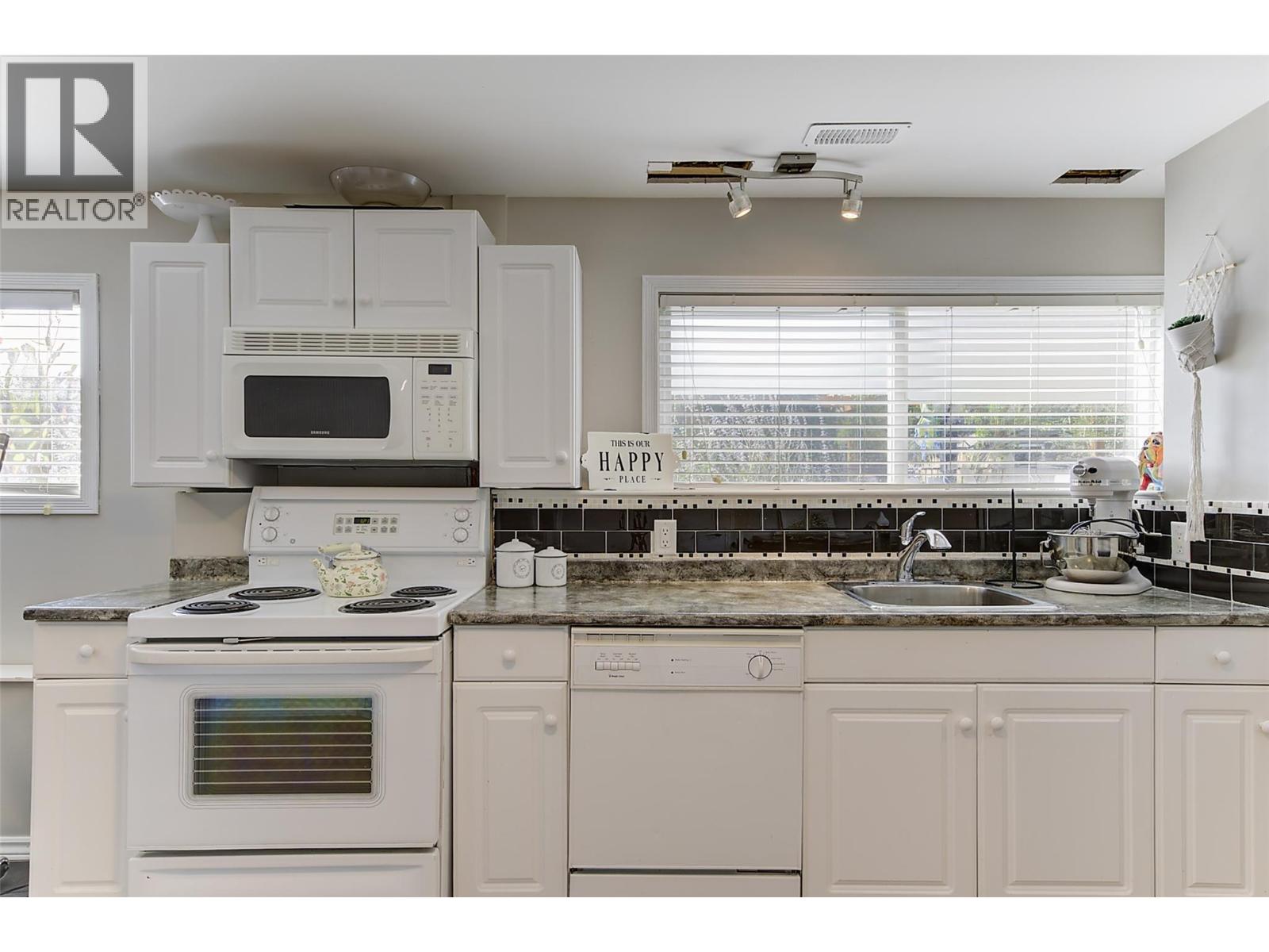  1126 PINECREST Lane, Kelowna