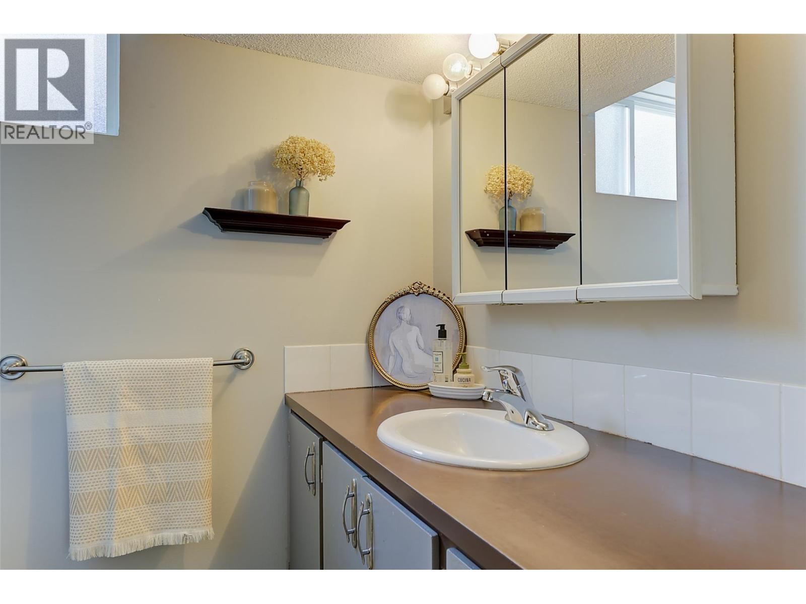  1126 PINECREST Lane, Kelowna