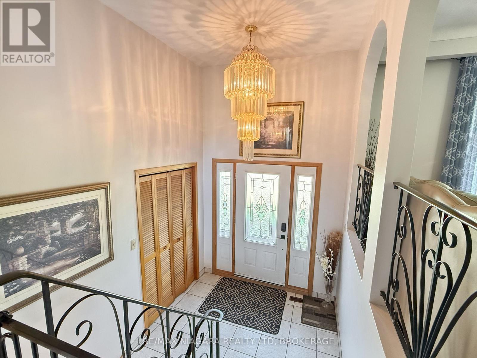 318 ALBANY STREET - 2
