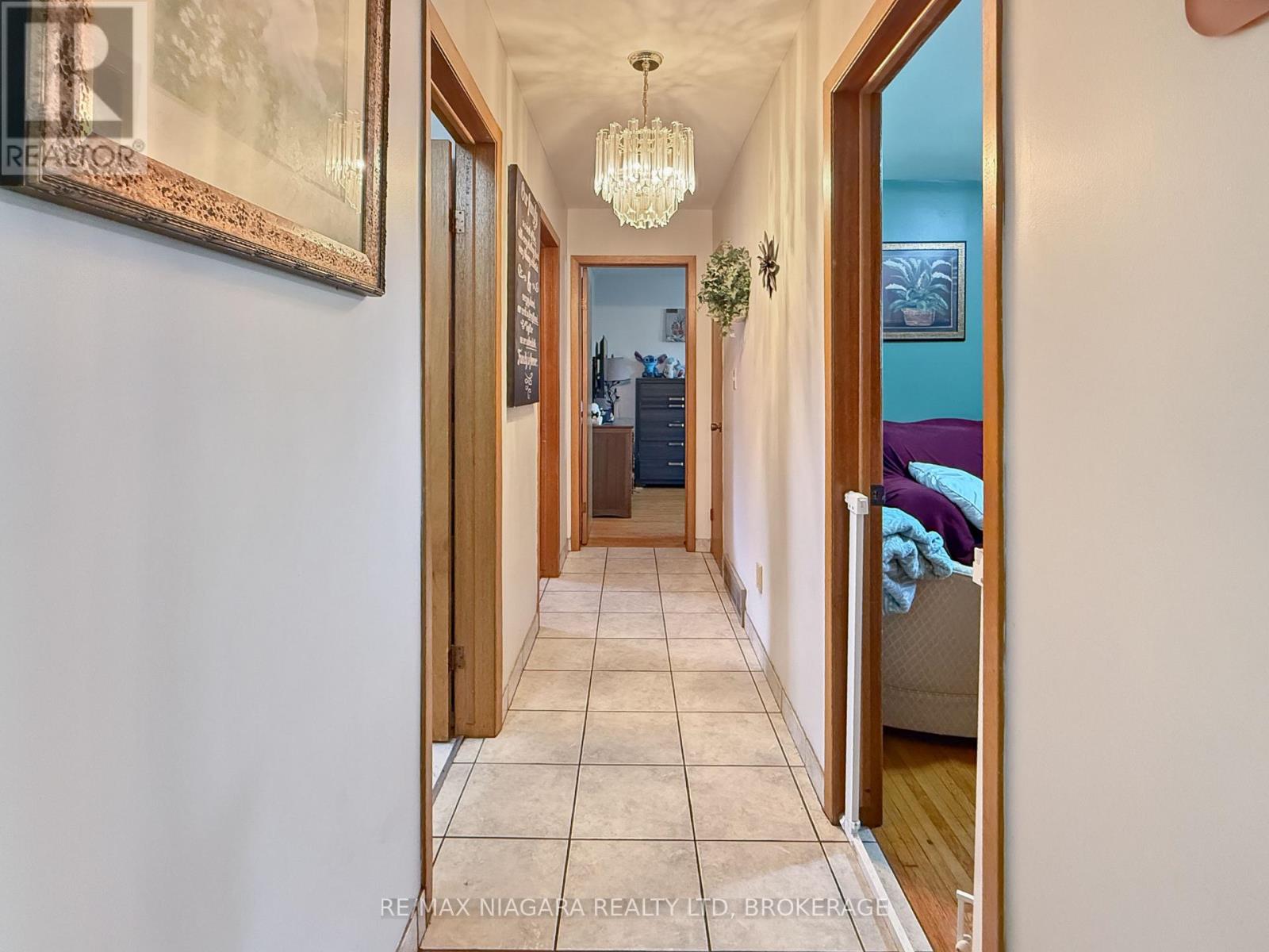 318 ALBANY STREET - Image 9
