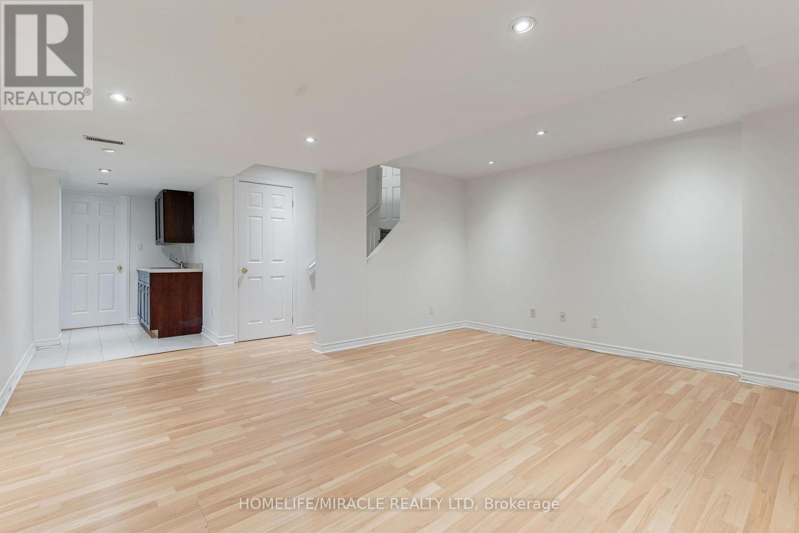 4191 GOLDENROD CRESCENT - 41
