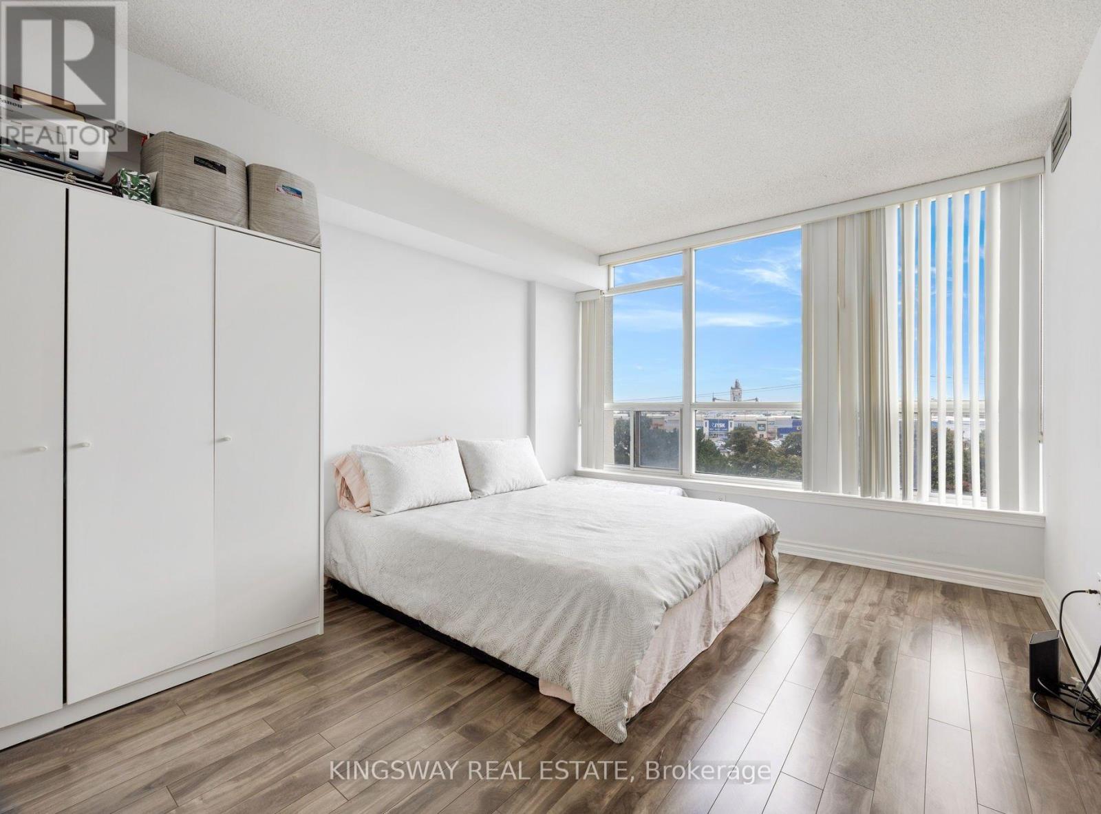 #507 12 LAURELCREST STREET - 13