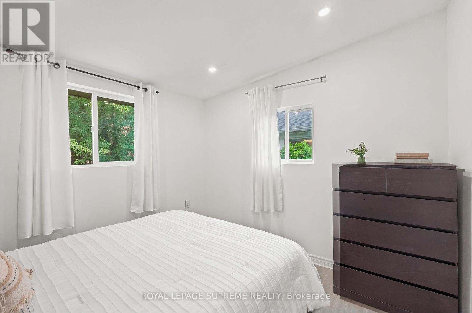 24 ALEXANDRA BOULEVARD - Image 30