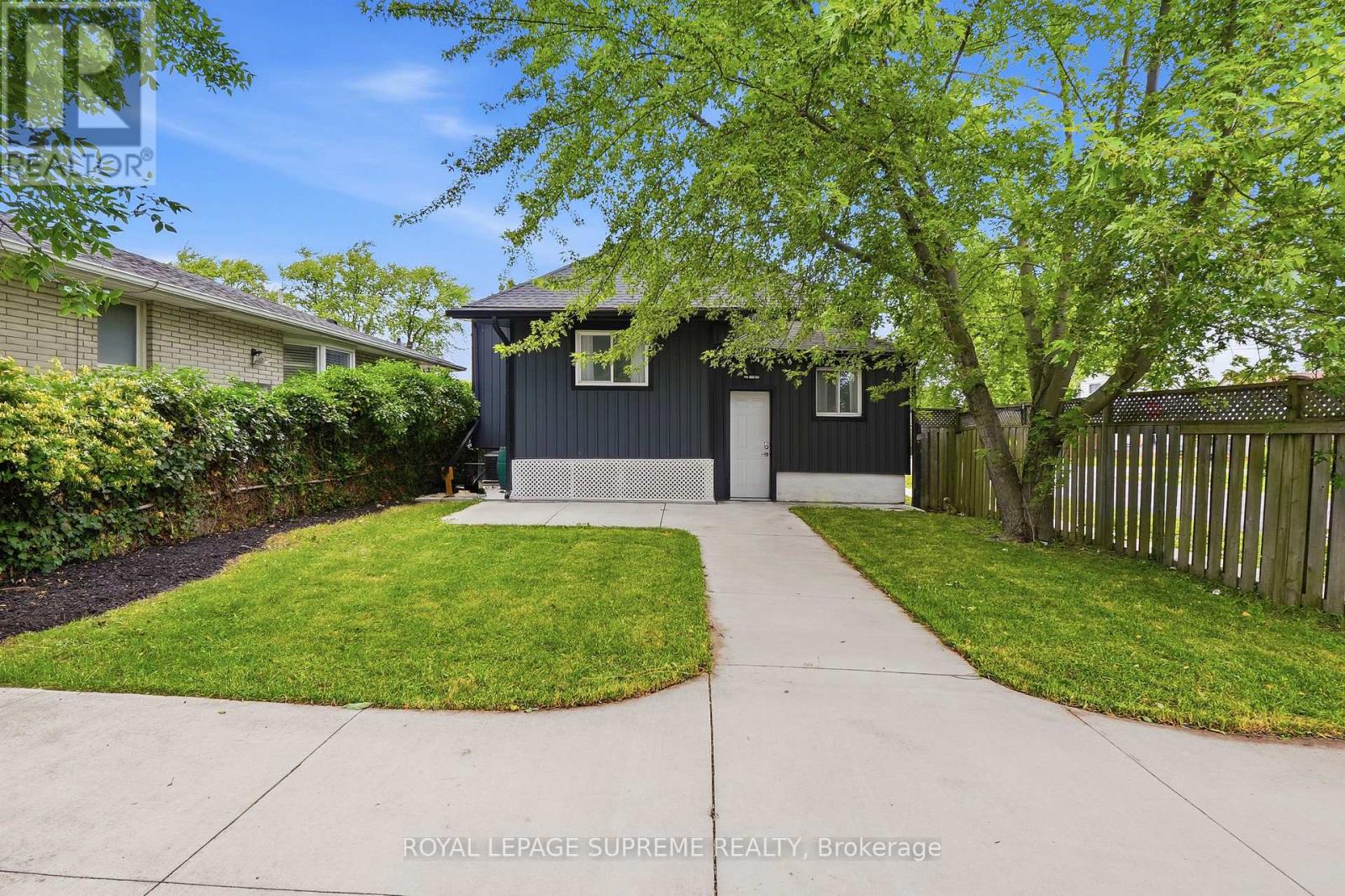 24 ALEXANDRA BOULEVARD - Image 8