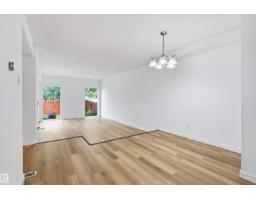 6804 36a Av Nw, Edmonton, AB T6K1S3 Photo 9