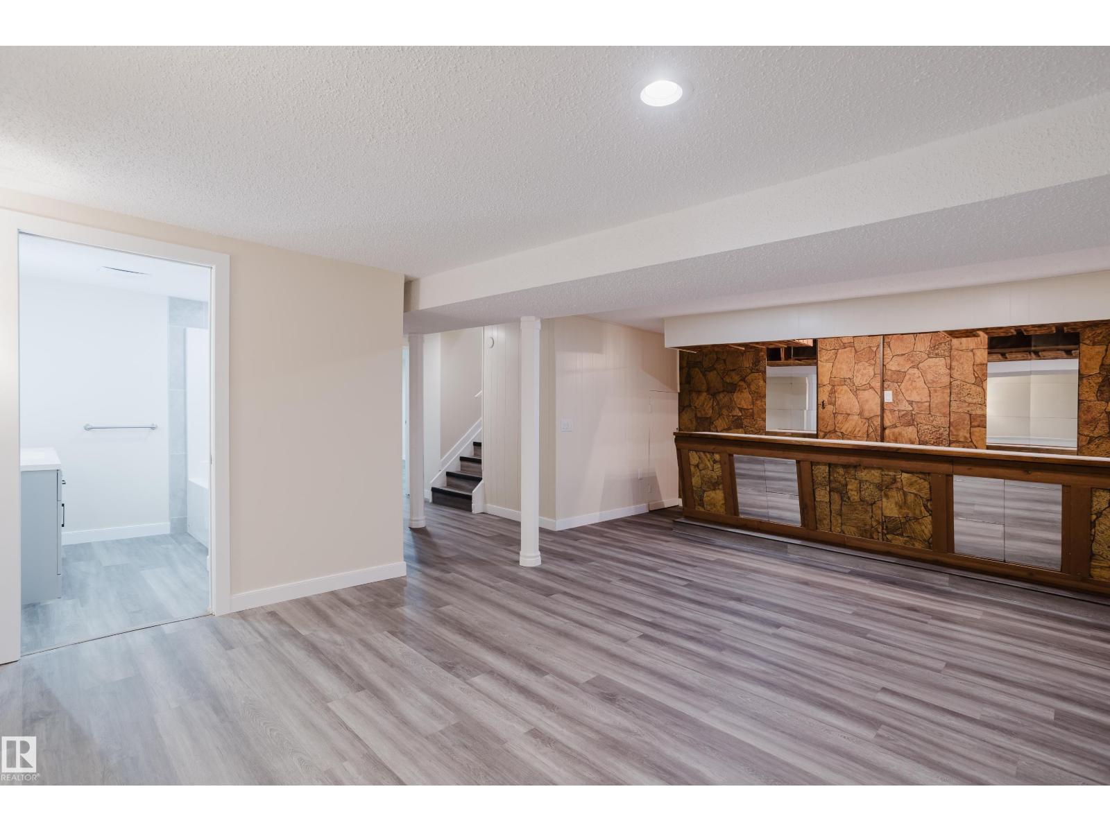 36 HARROW CIRCLE CI NW - 23