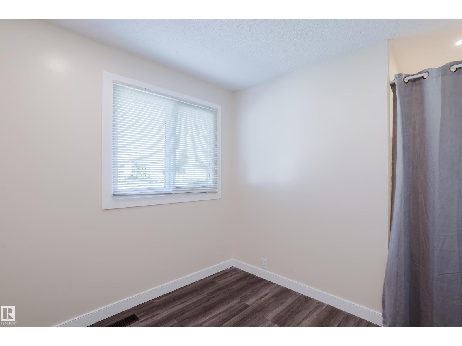 36 HARROW CIRCLE CI NW - 20