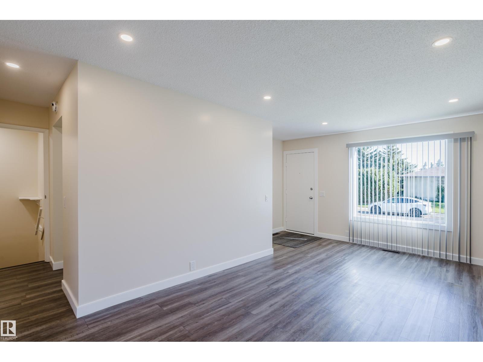 36 HARROW CIRCLE CI NW - 3