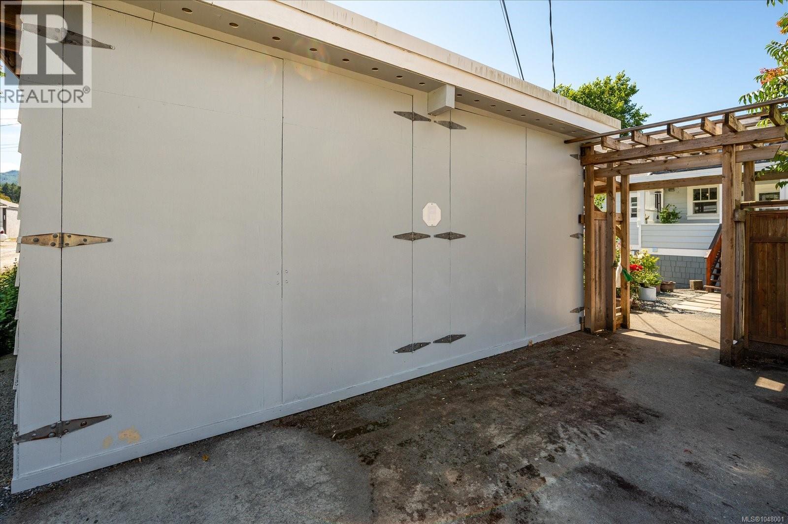 2697 4th Ave - Image 44
