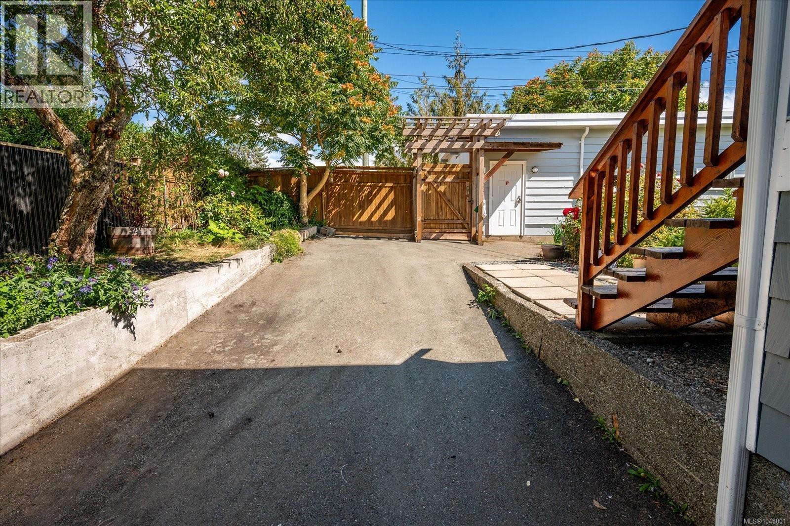 2697 4th Ave - Image 43
