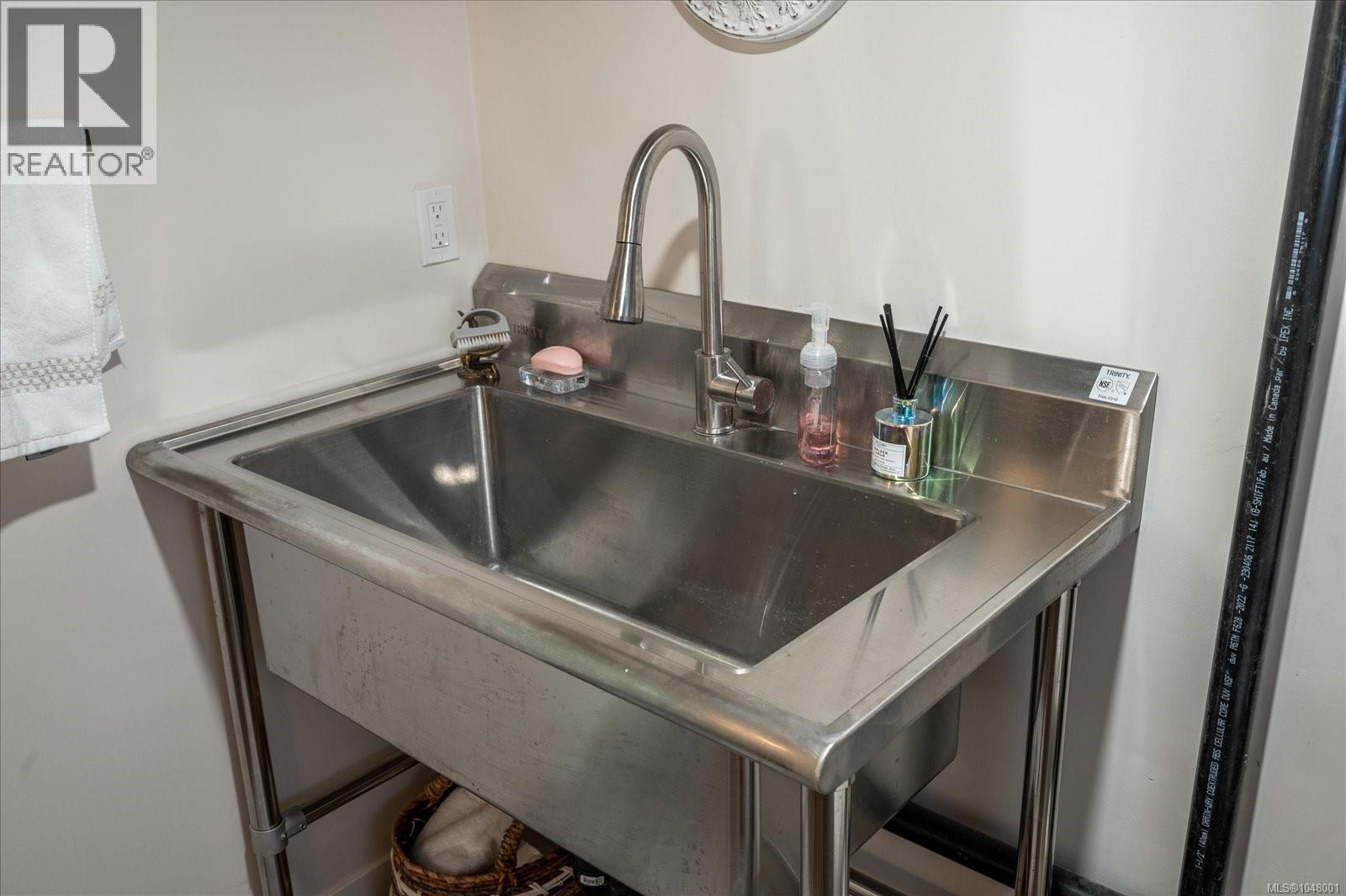 2697 4th Ave - Image 37